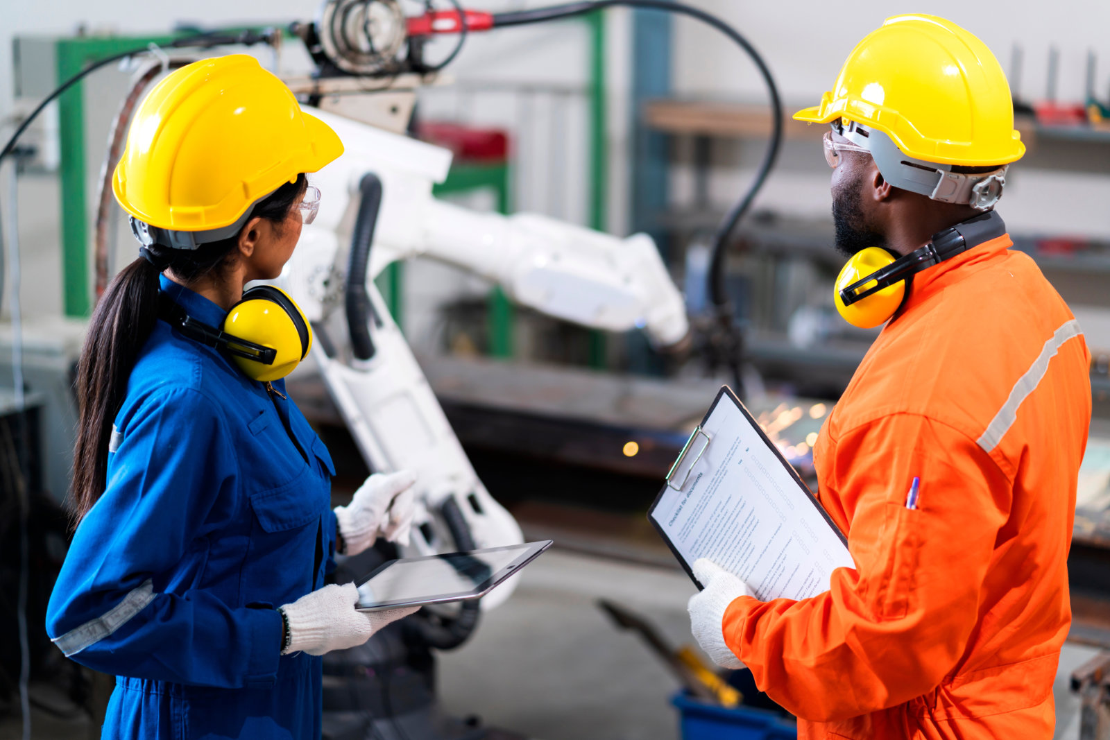 engineer cooperation male and female technician maintenance cont